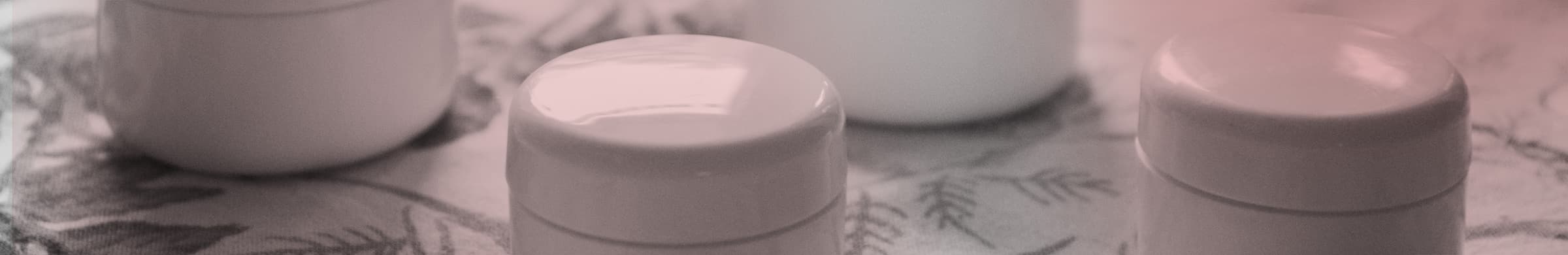 Yoni-Crèmes in weissen Behältern à 15ml